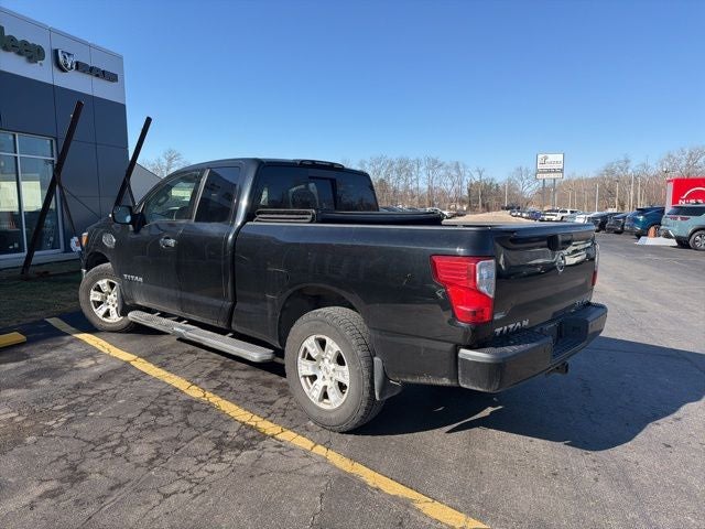2017 Nissan Titan SV