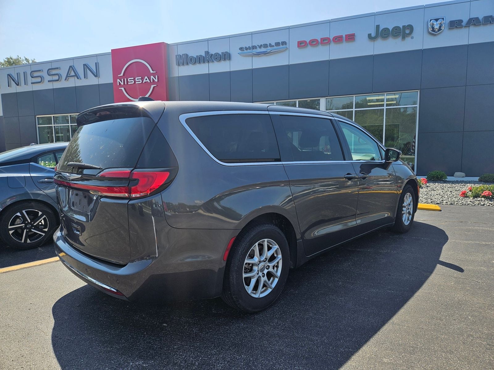 2023 Chrysler Pacifica Touring L