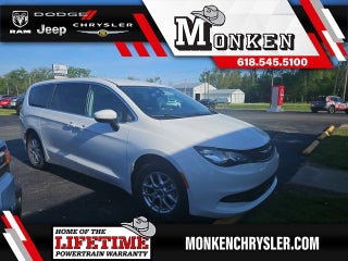 2022 Chrysler Voyager LX