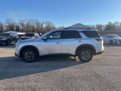2025 Nissan Pathfinder SV