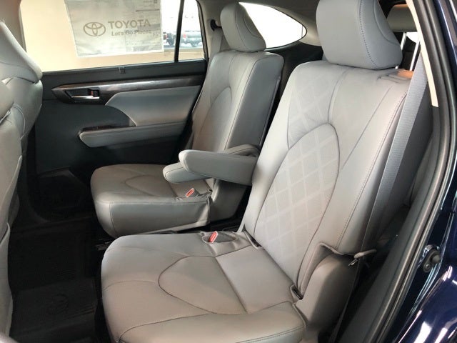 2026 Toyota Highlander Platinum
