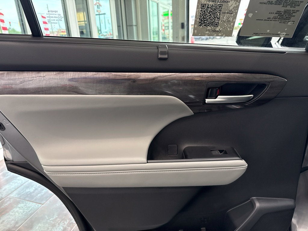 2026 Toyota Highlander Platinum