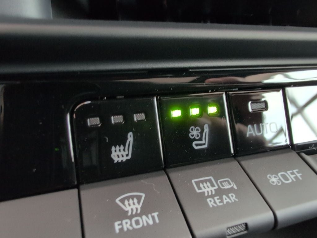 2026 Toyota Toyota Crown Signia Limited