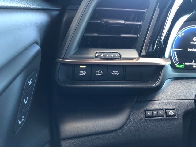 2025 Toyota Toyota Crown Signia Limited