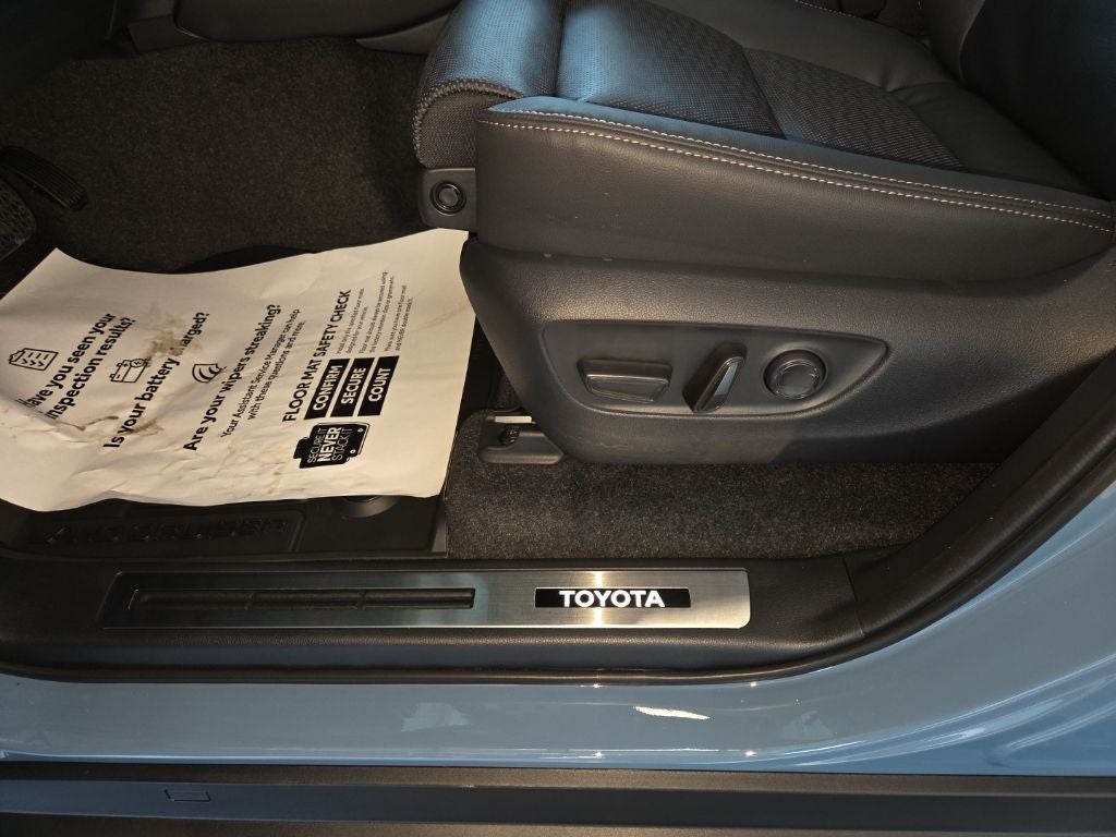 2026 Toyota Land Cruiser 4WD (Natl)