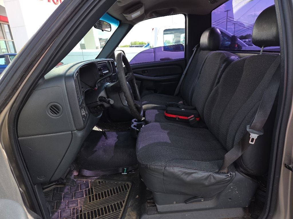 2002 Chevrolet Silverado 1500 Base