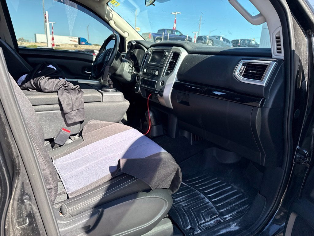 2019 Nissan Titan SV