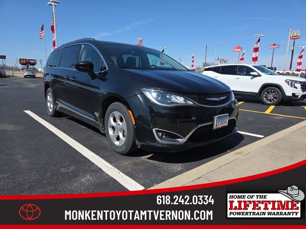 2017 Chrysler Pacifica Touring-L Plus