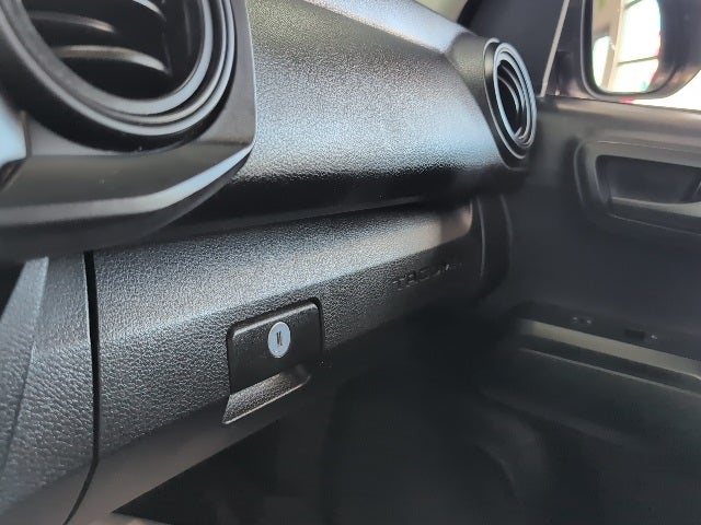 2016 Toyota Tacoma SR