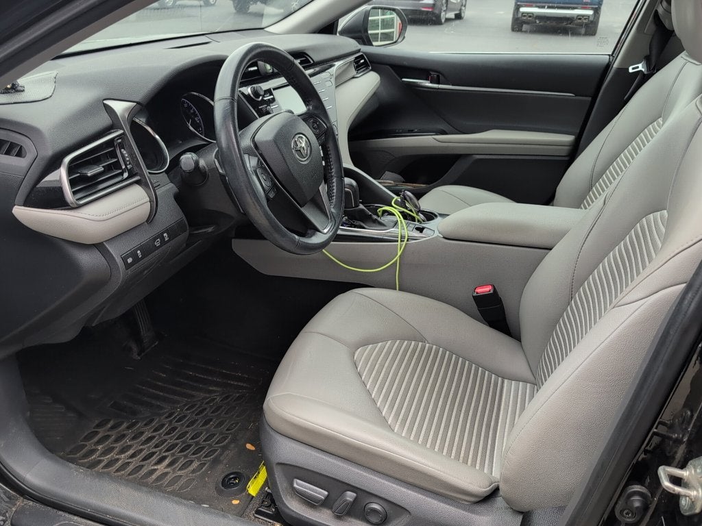 2020 Toyota Camry Hybrid SE