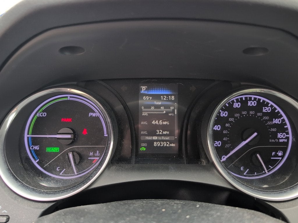 2020 Toyota Camry Hybrid SE