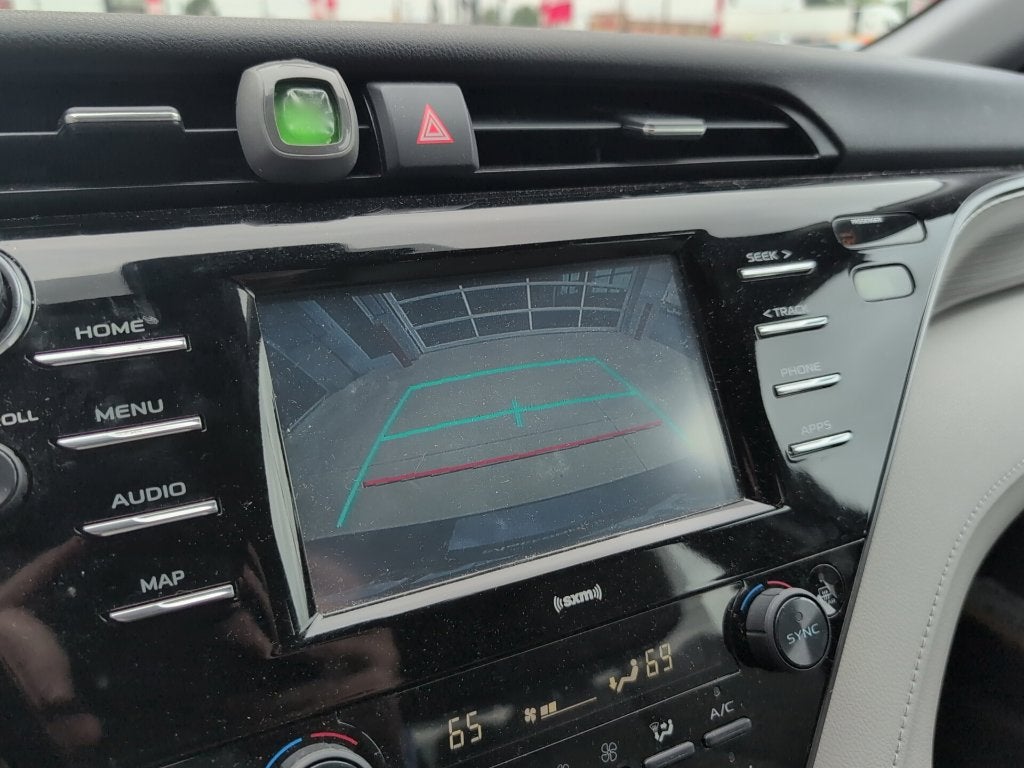 2020 Toyota Camry Hybrid SE