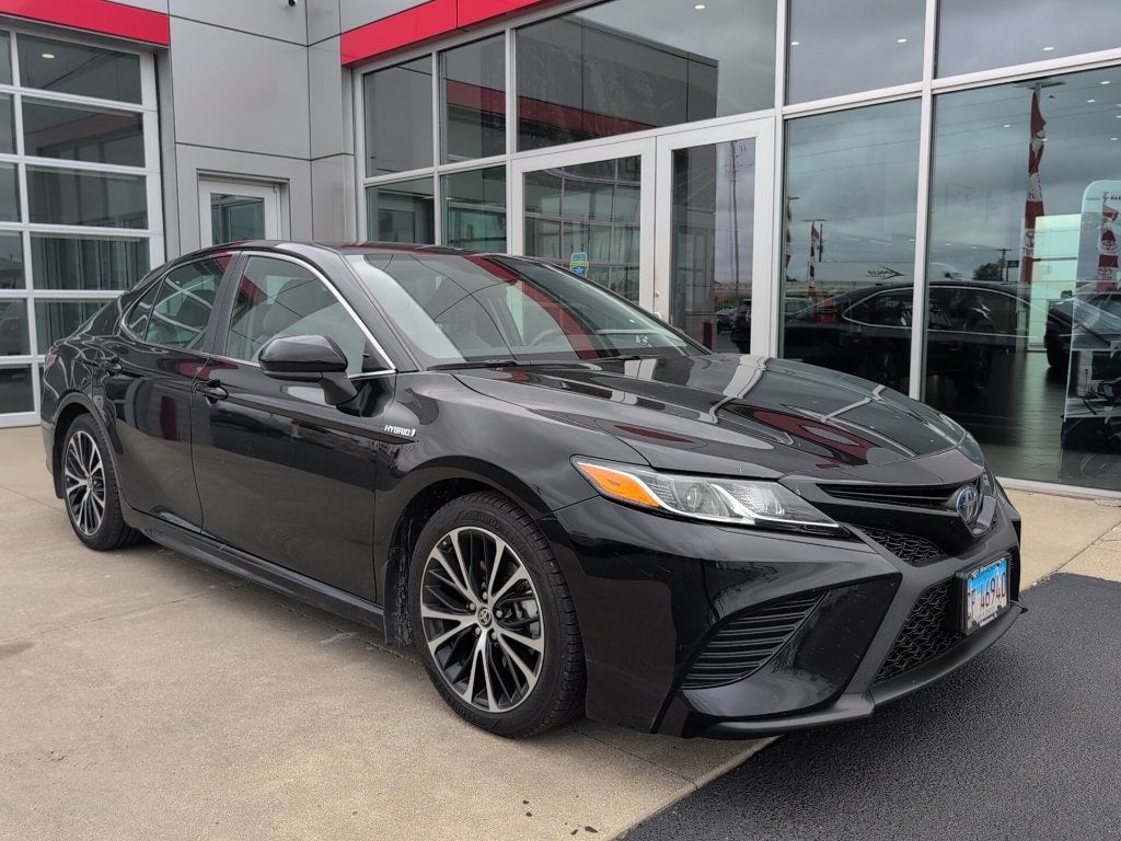 2020 Toyota Camry Hybrid SE