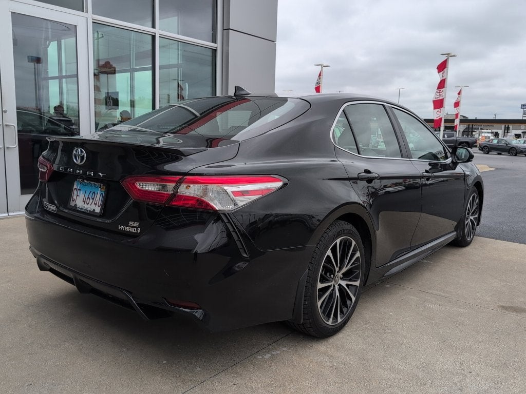 2020 Toyota Camry Hybrid SE