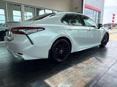 2022 Toyota Camry Hybrid XSE