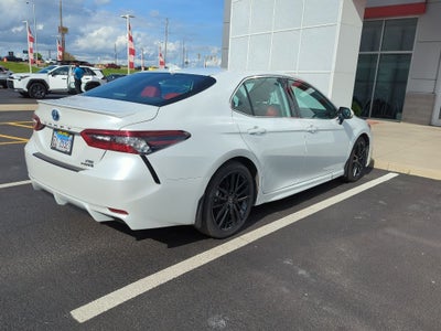 2022 Toyota Camry Hybrid XSE