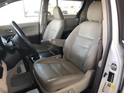 2019 Toyota Sienna XLE