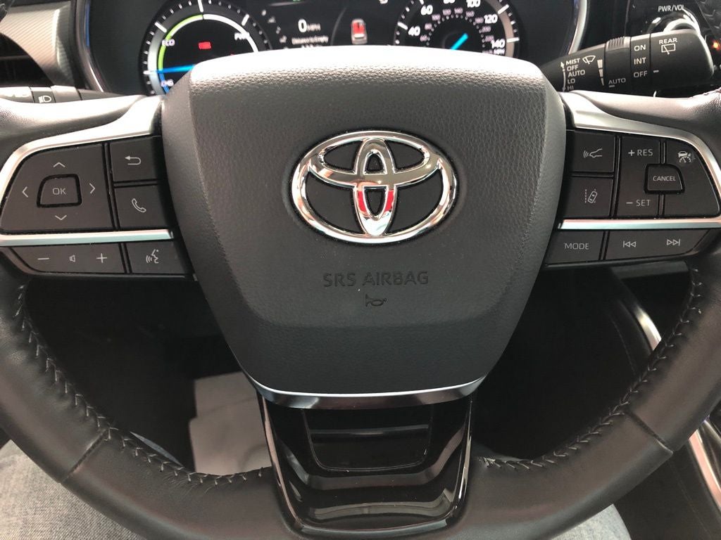 2021 Toyota Highlander Hybrid Platinum