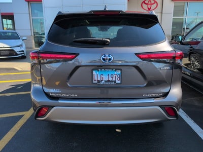 2021 Toyota Highlander Hybrid Platinum