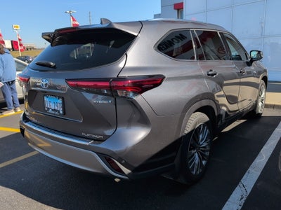 2021 Toyota Highlander Hybrid Platinum