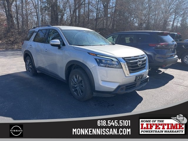 2025 Nissan Pathfinder SV