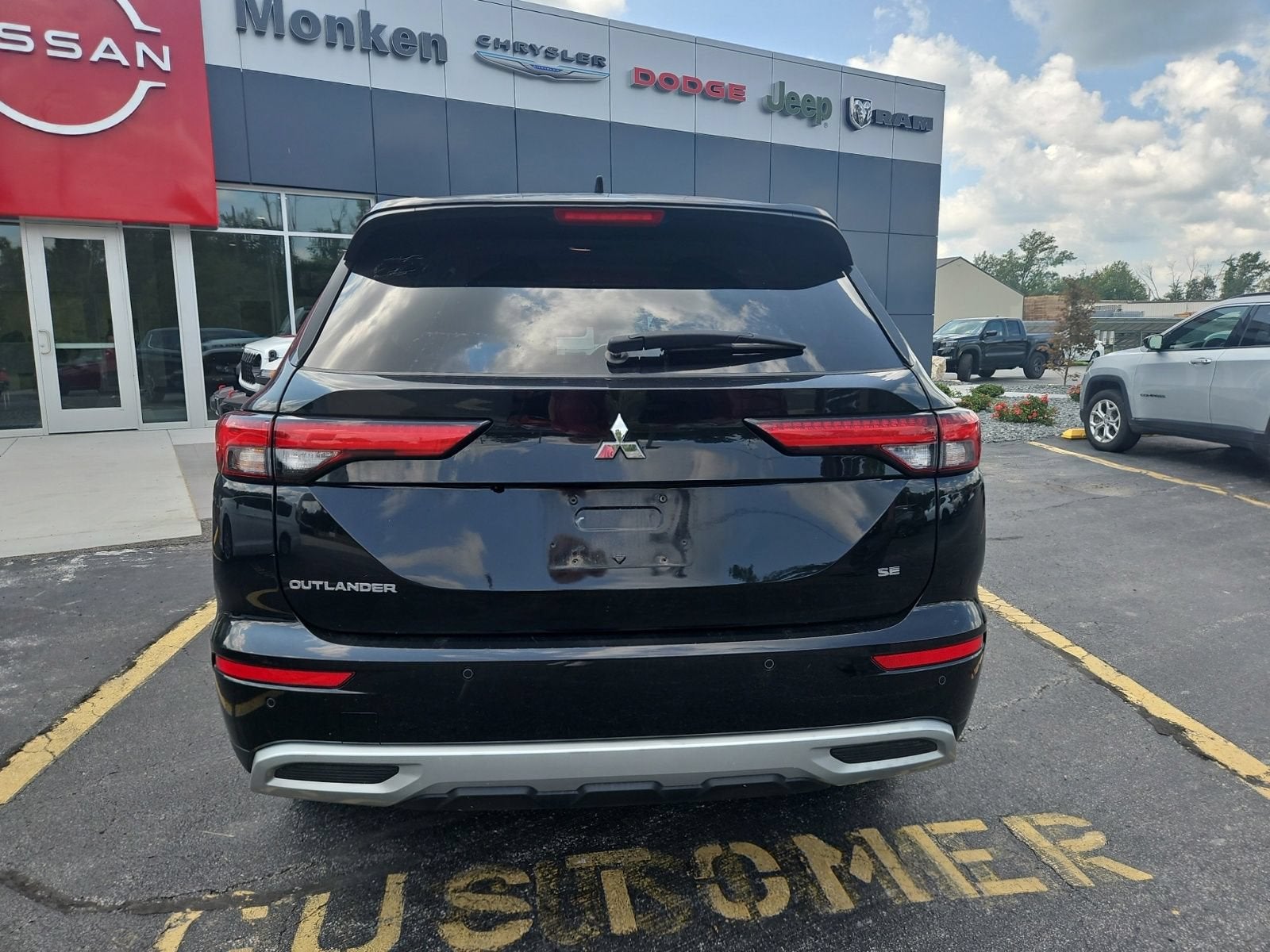 2024 Mitsubishi Outlander SE