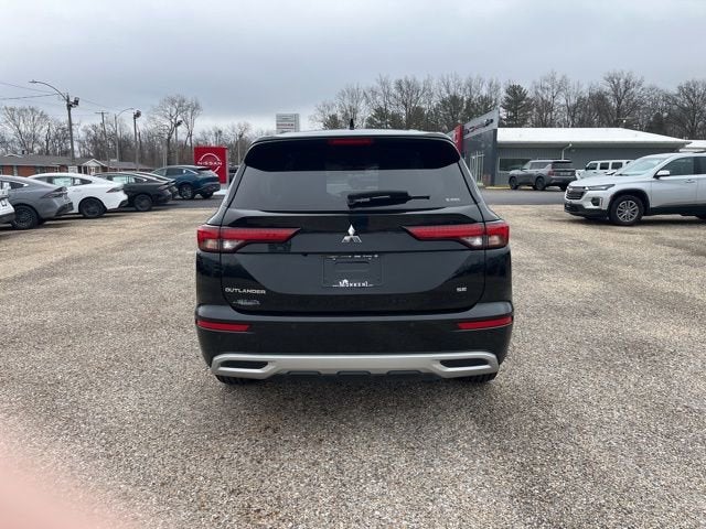2024 Mitsubishi Outlander SE