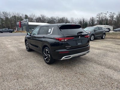 2024 Mitsubishi Outlander SE